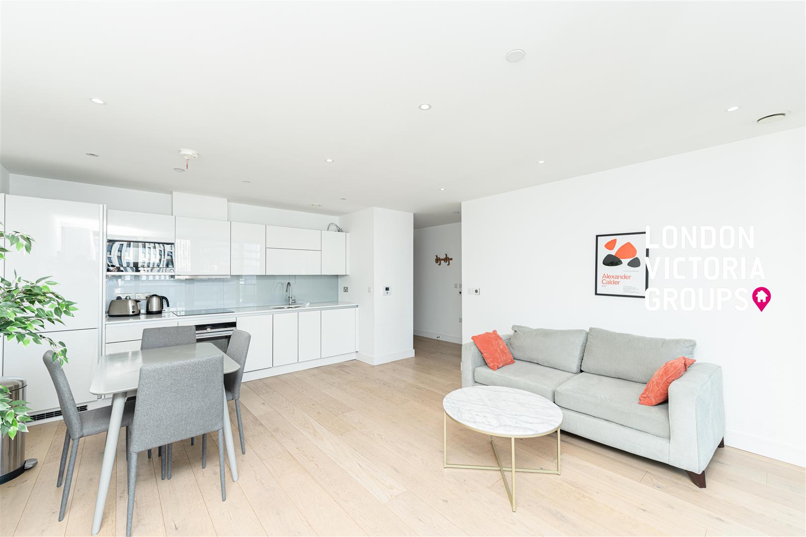 1 bed property in Heritage Tower, 118 East Ferry Road, London